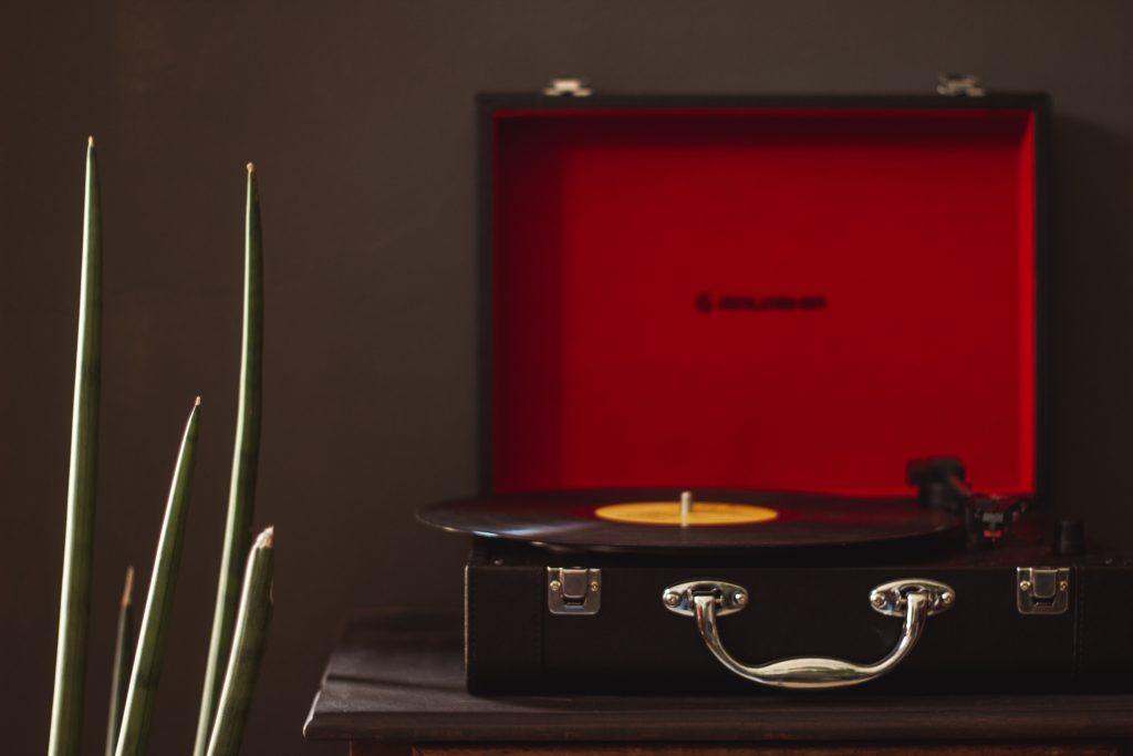 Record player without electricity