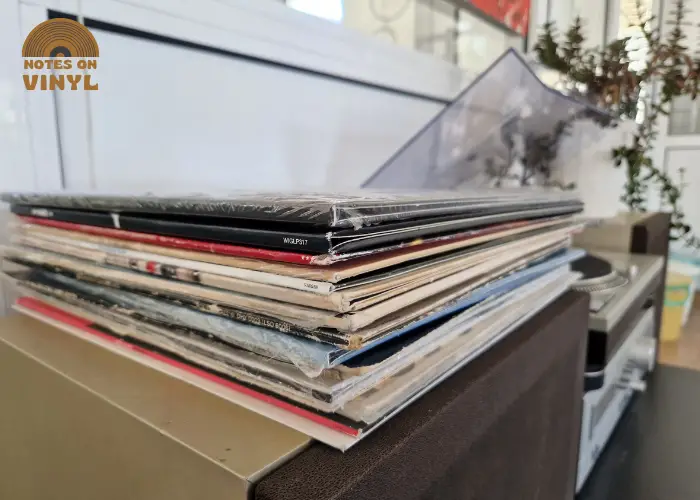 How to handle  Vinyl Records: Avoid stacking